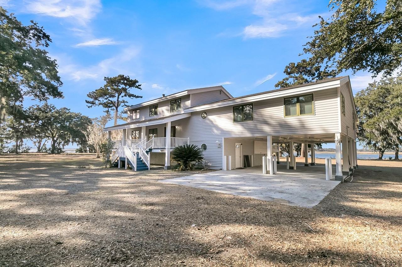 5844 Oak Hart Rd - Photo 4 of 50