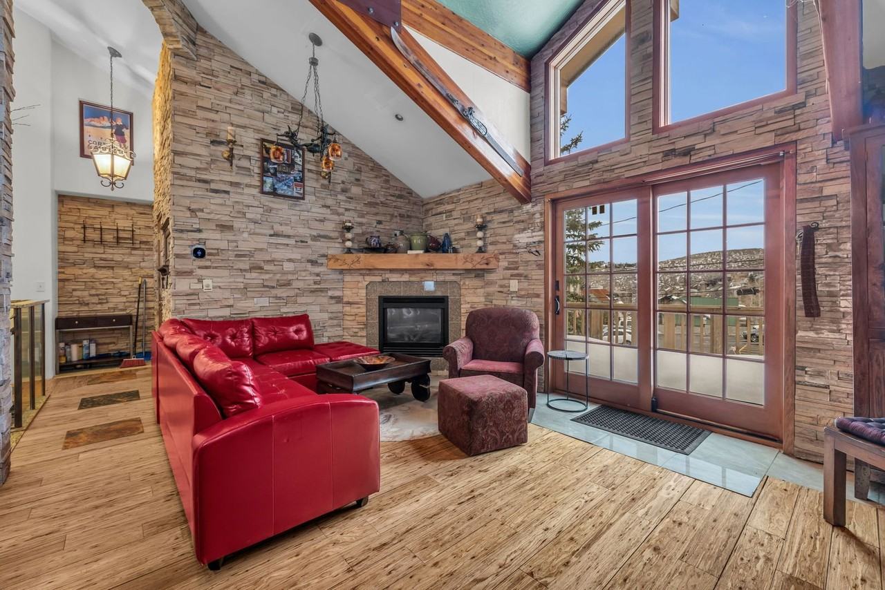 17 Daly Ave - Photo 4 of 21