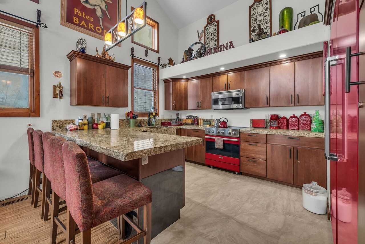 17 Daly Ave - Photo 7 of 21