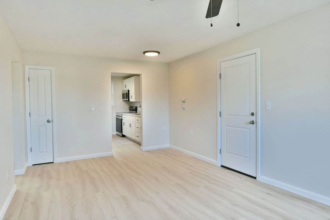 4 PLEX FOR RENT! - Photo 3 of 50