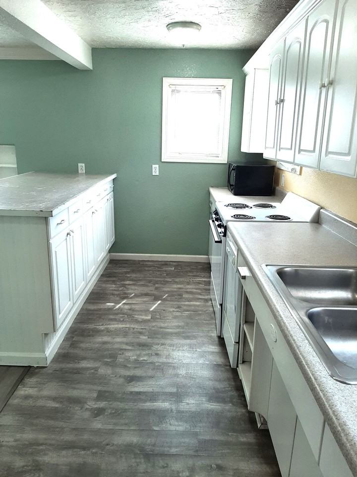 724 16th St - Photo 7 of 10