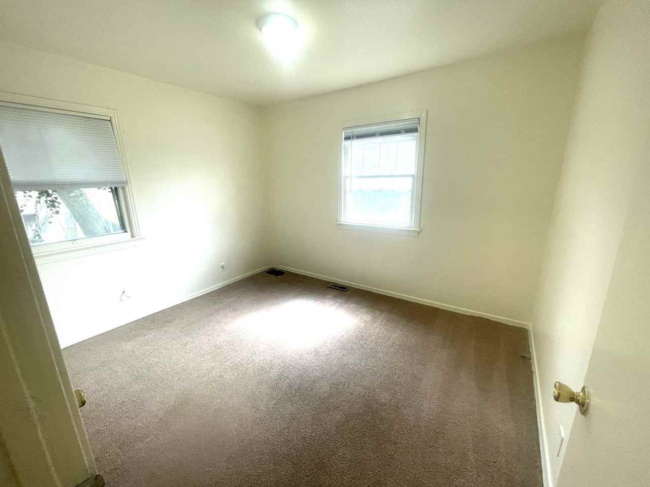 2539 10th Avenue Ct - Photo 2 of 33