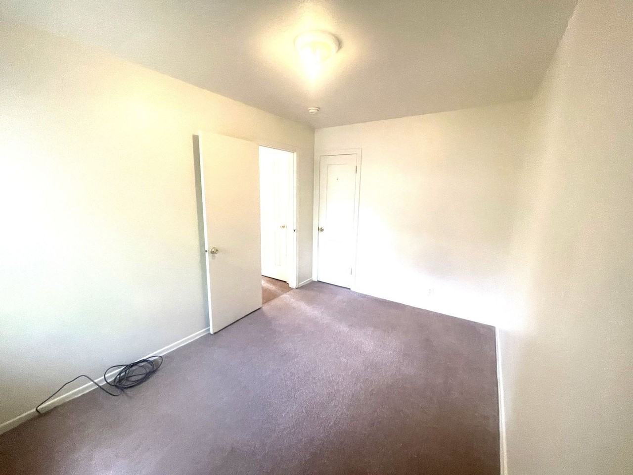 2539 10th Avenue Ct - Photo 4 of 33