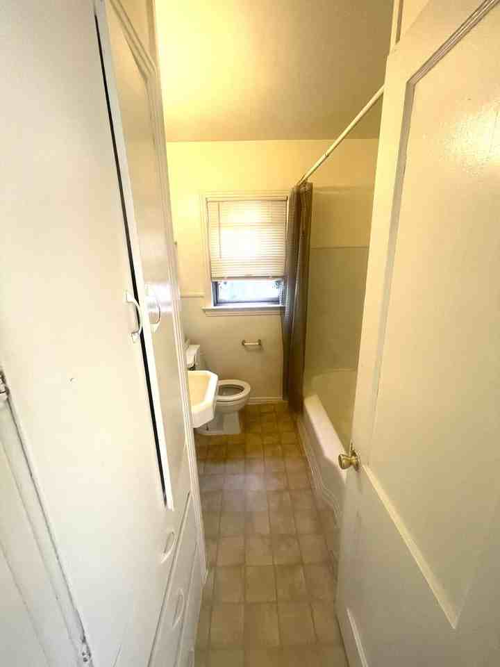 2539 10th Avenue Ct - Photo 6 of 33