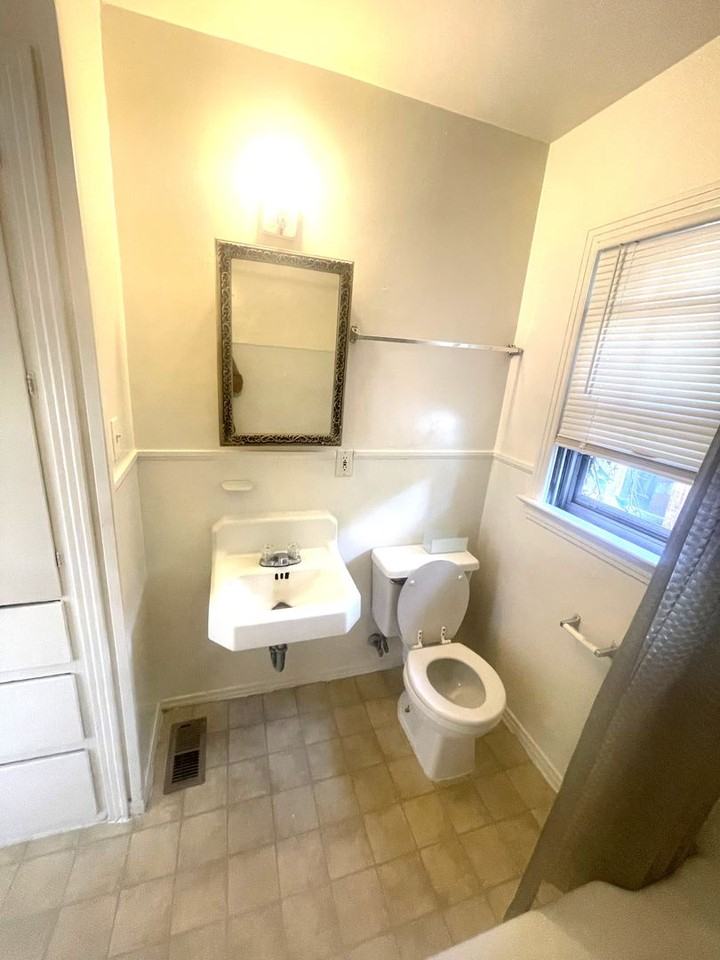 2539 10th Avenue Ct - Photo 7 of 33