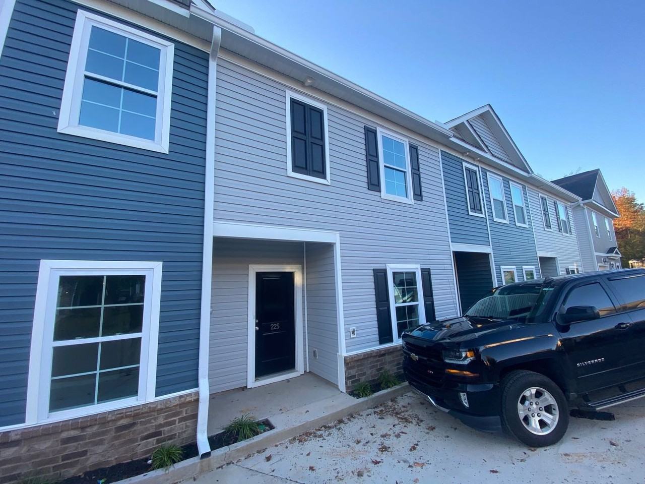 225 Northwood St - Photo 2 of 25