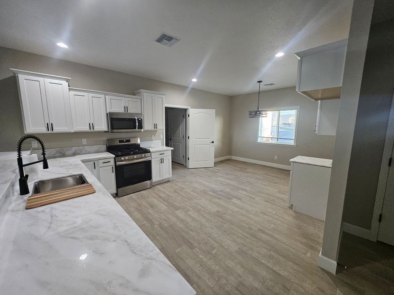 1936 E Desert Greens Dr - Photo 3 of 16