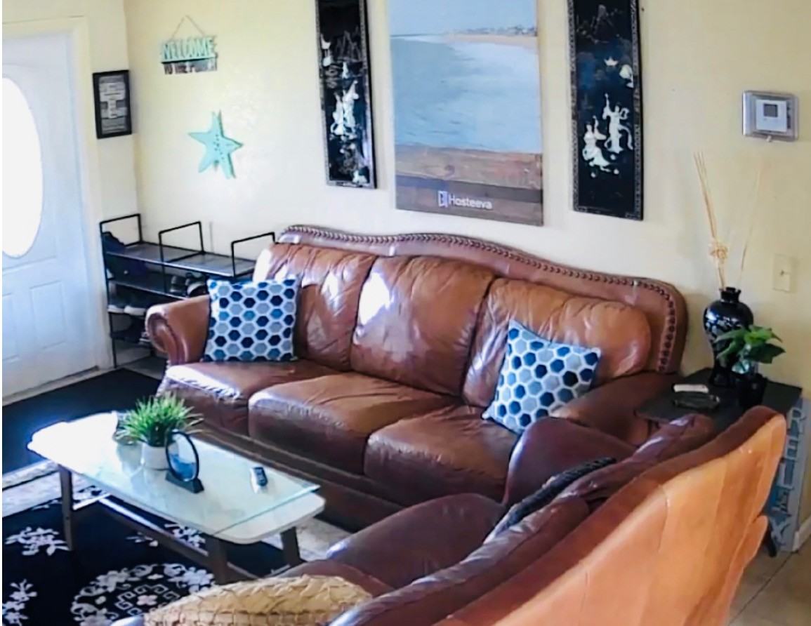 431 Northeast 39th Street - Photo 2 of 4