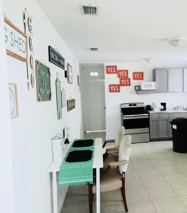 308 Northwest 9th Street - Photo 5 of 6