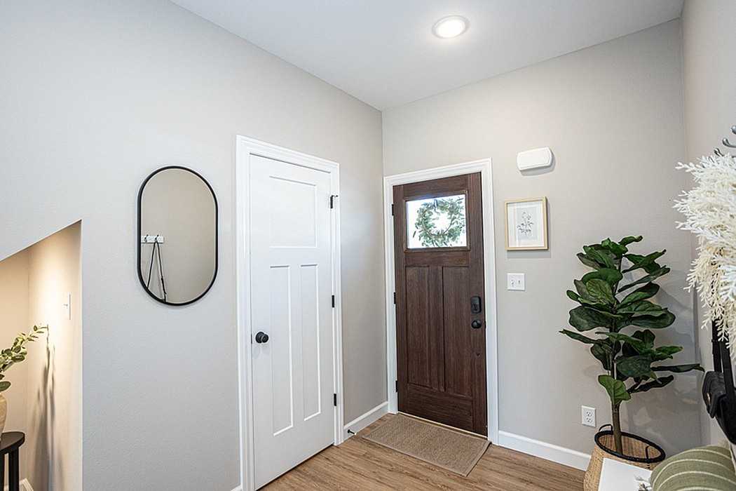 Pinnacle Place - Photo 4 of 50