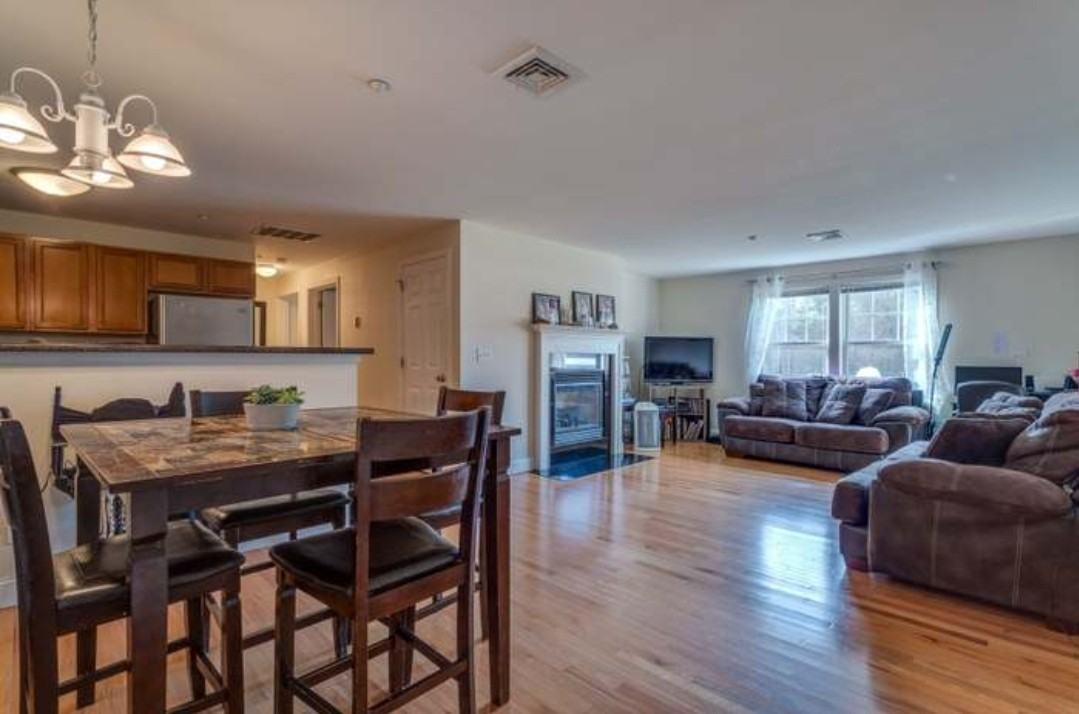 1224 Lilac Ln #1224 - Photo 5 of 8