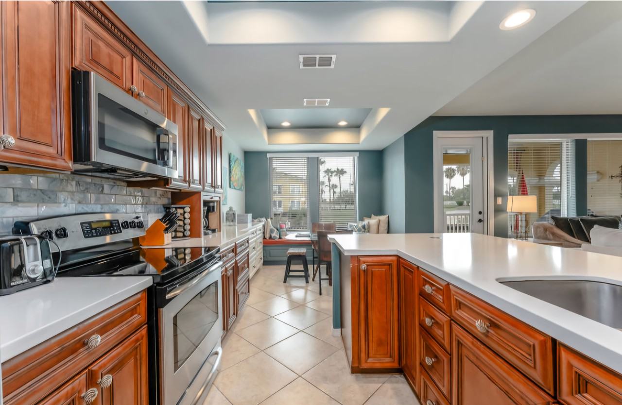 2 Harbor Town #NA - Photo 2 of 49