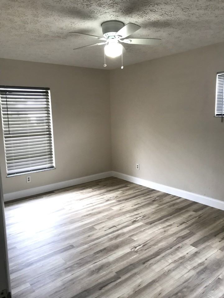 382 Sw Violet Ave #1 - Photo 5 of 18