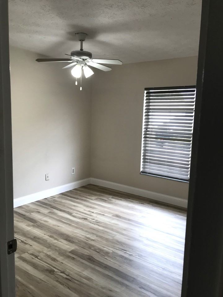 382 Sw Violet Ave #1 - Photo 6 of 18