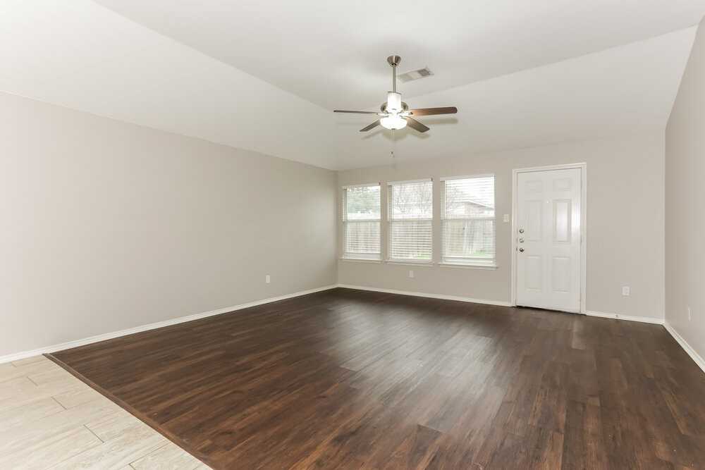 3512 Cripple Creek Trl - Photo 3 of 15