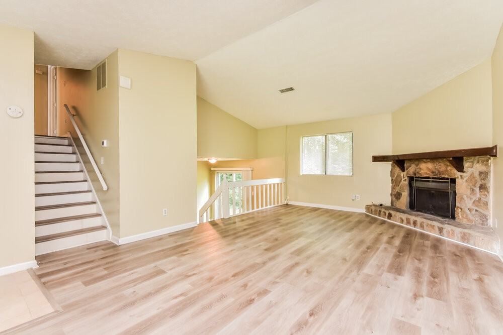 469 Sherwood Grn - Photo 4 of 17