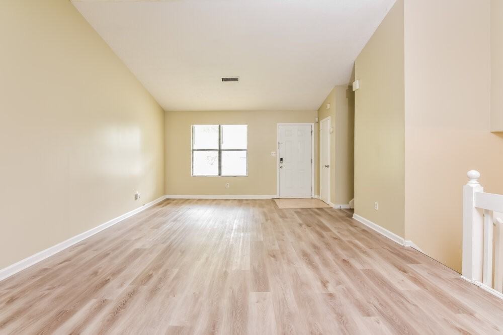 469 Sherwood Grn - Photo 5 of 17