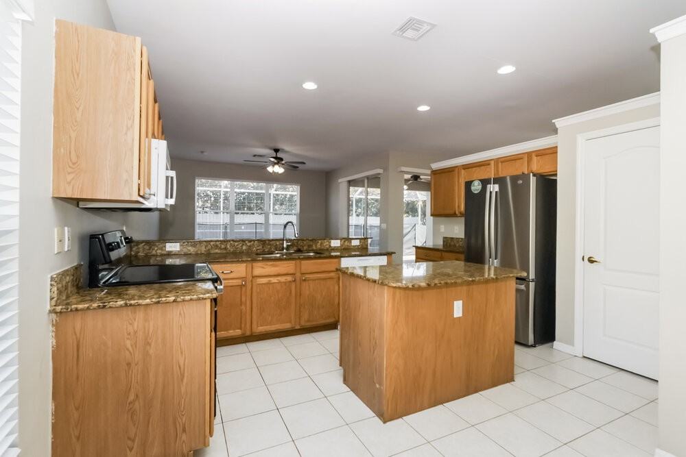 13239 Hastings Ln - Photo 6 of 16