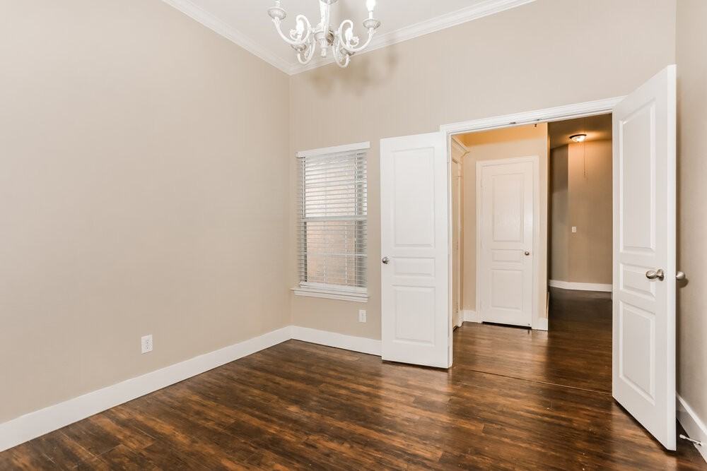 915 Joshua Dr - Photo 5 of 16