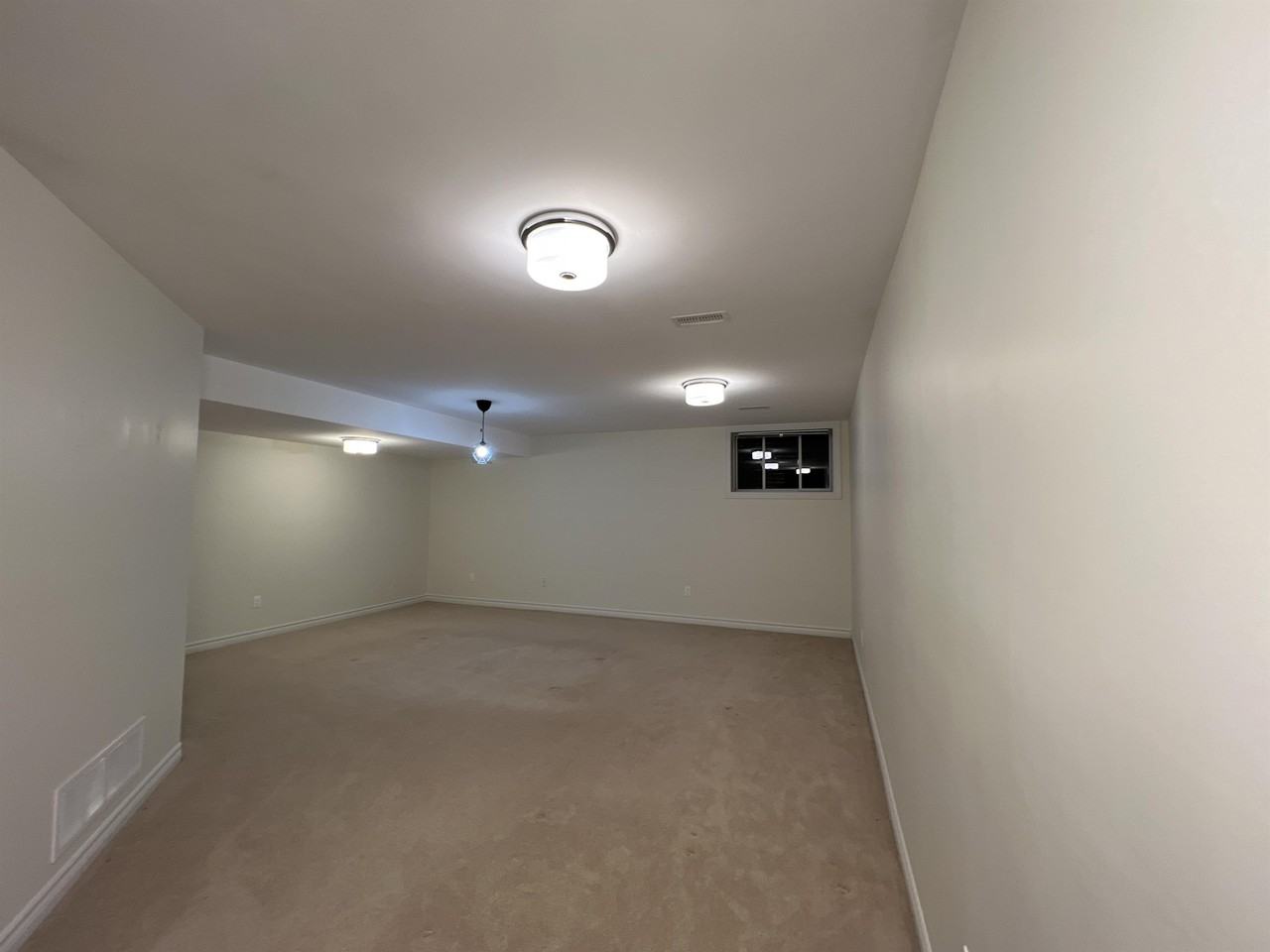 668 Putney Cres #1 - Photo 7 of 24