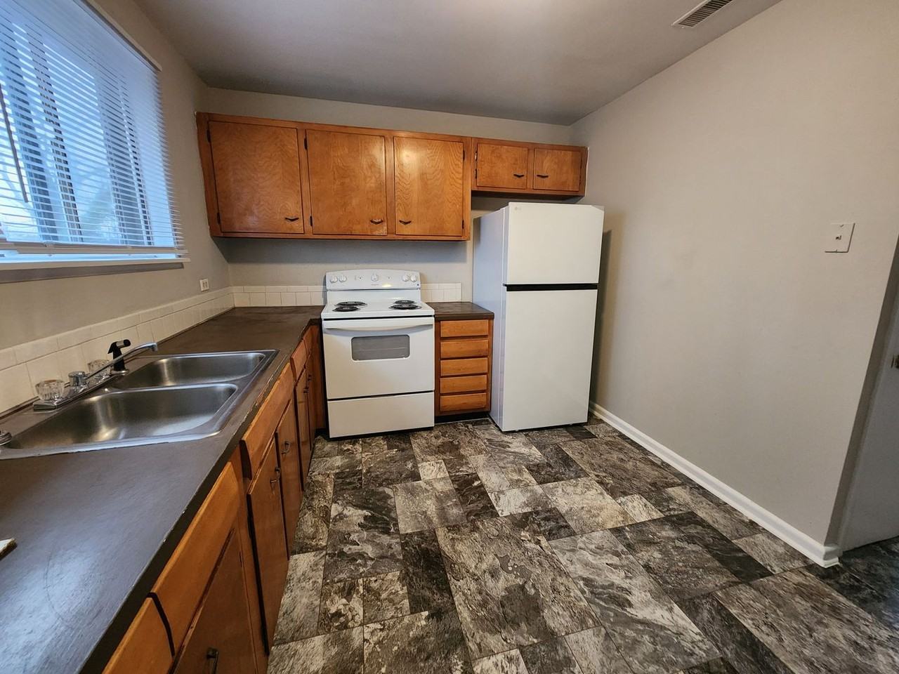 Bramblewood Apartments - Photo 3 of 10