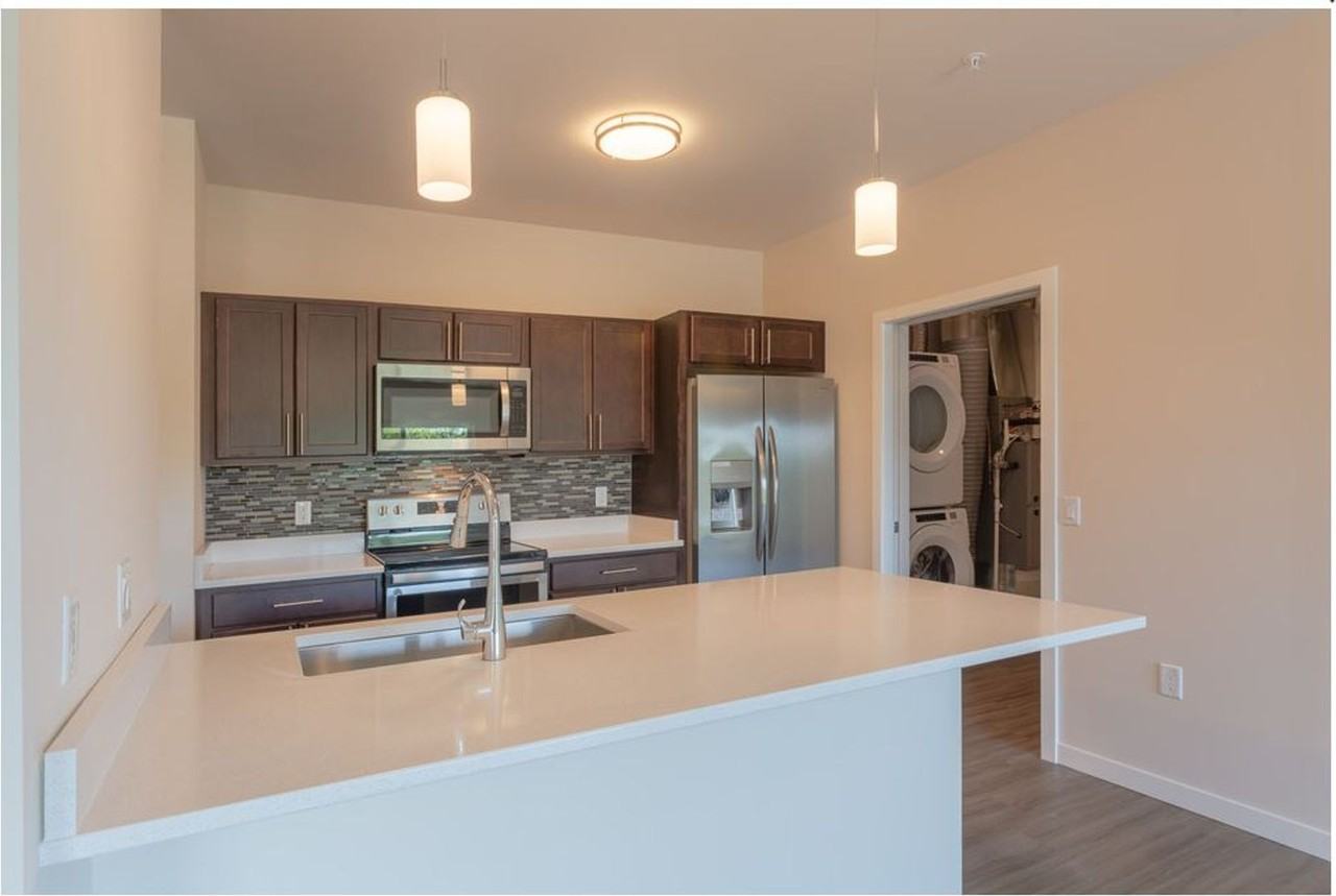 Luxe Apartments - Photo 3 of 31