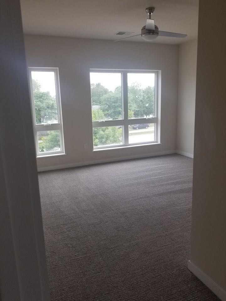 Luxe Apartments - Photo 5 of 31