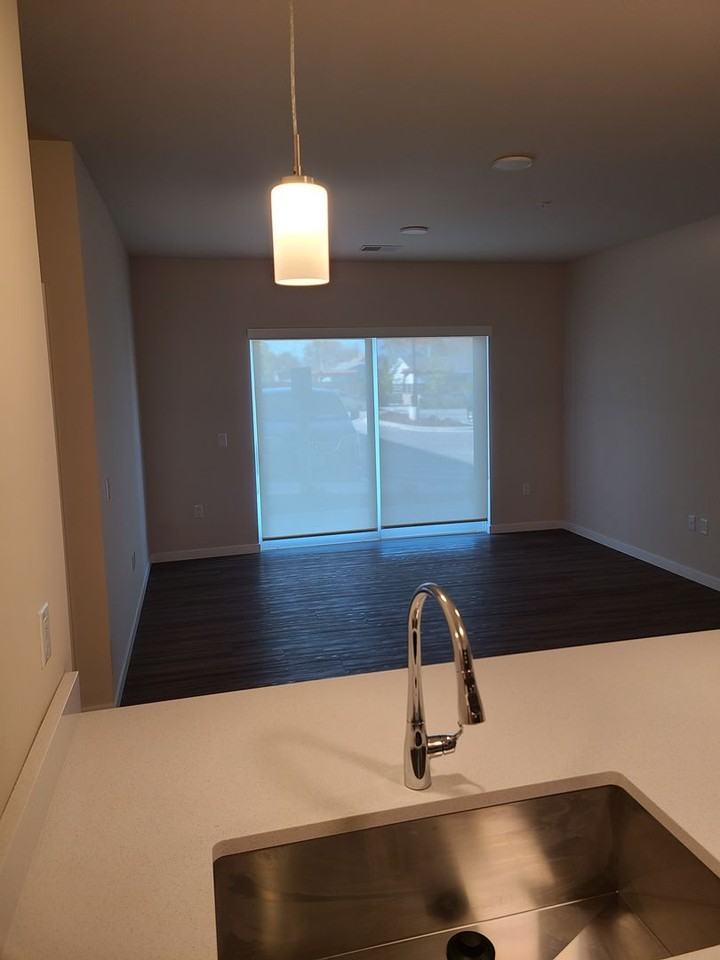 Luxe Apartments - Photo 7 of 18