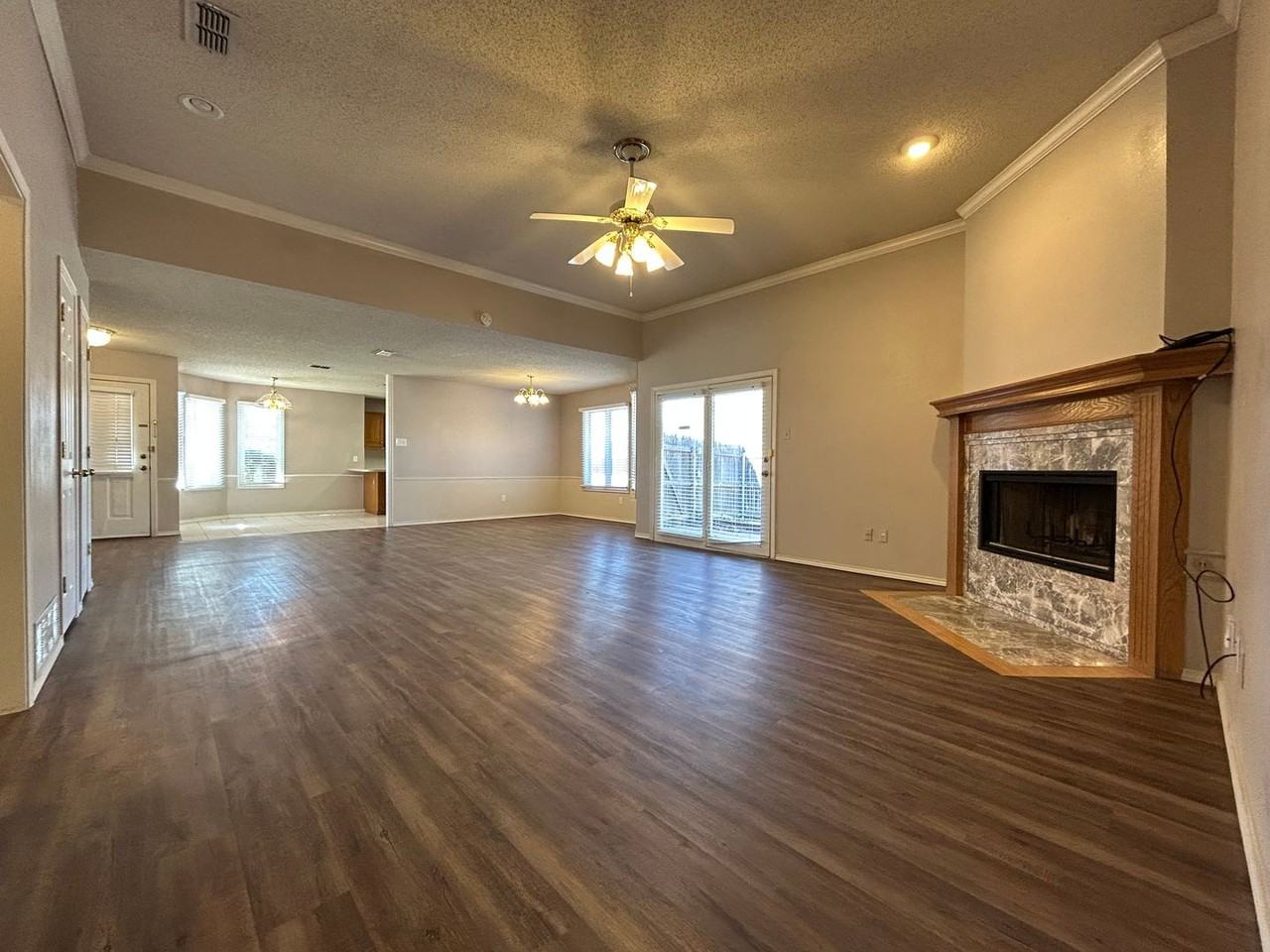101 Utica Ave - Photo 3 of 15