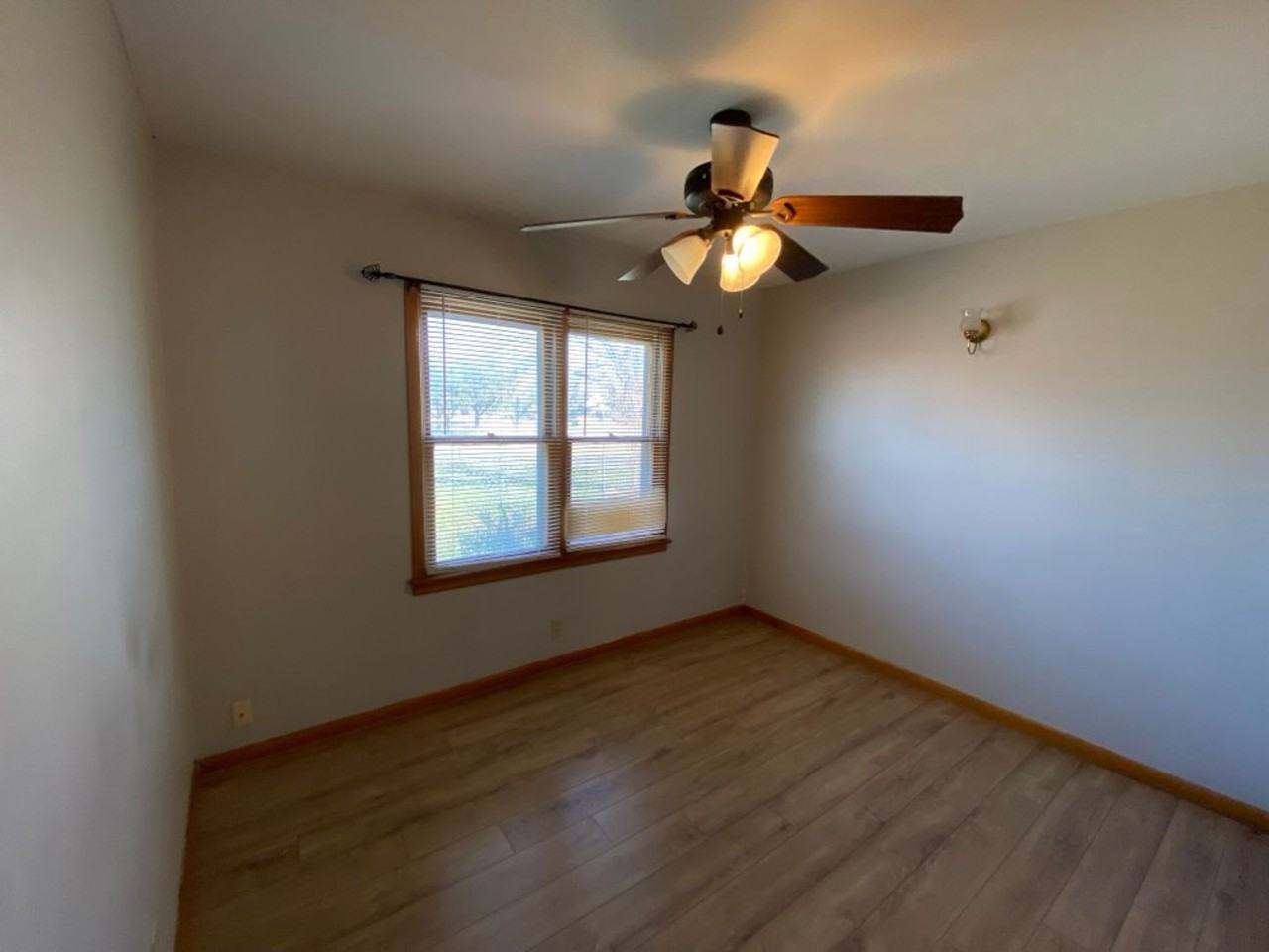 1902 Webster St - Photo 7 of 14