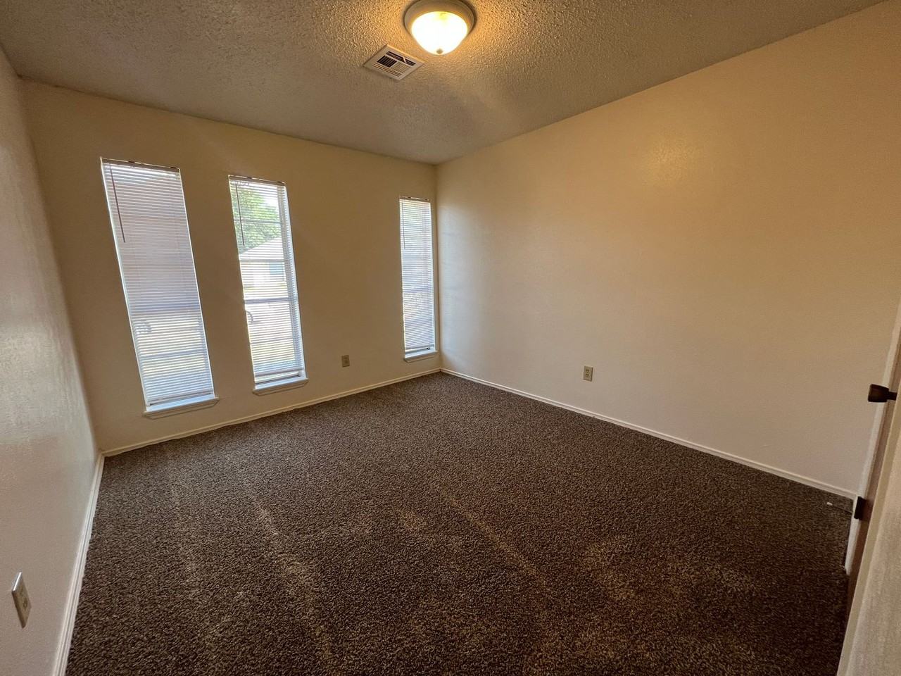 6602 Wiethorn Dr - Photo 4 of 13