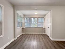 LB1239 - Photo 1 of 1