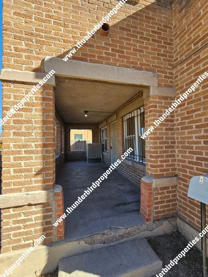 2110 Coal Pl Se - Photo 2 of 18