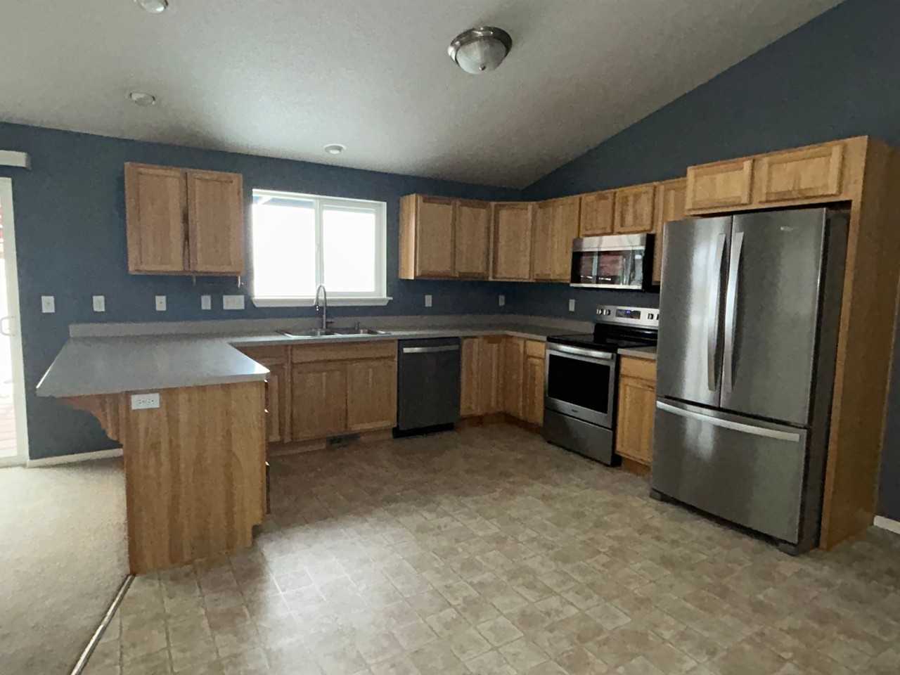 637 Se Conifer Ct - Photo 3 of 14