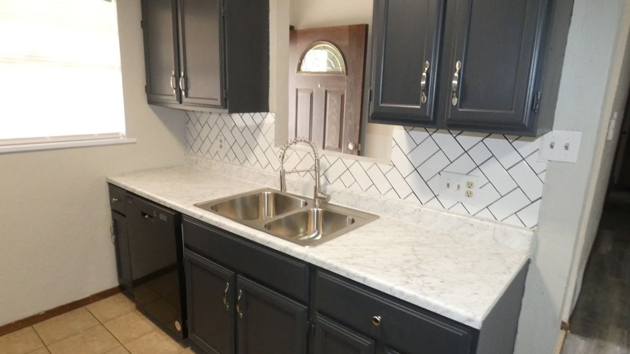 6404 Nw Birch Ave - Photo 6 of 15