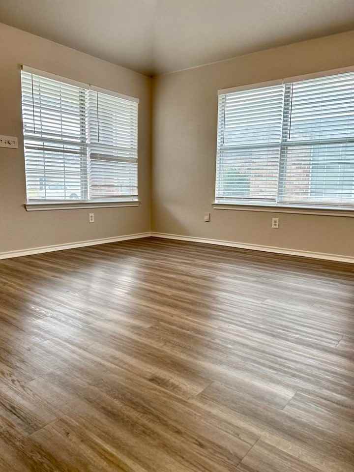 314 Schumacher Dr - Photo 3 of 19