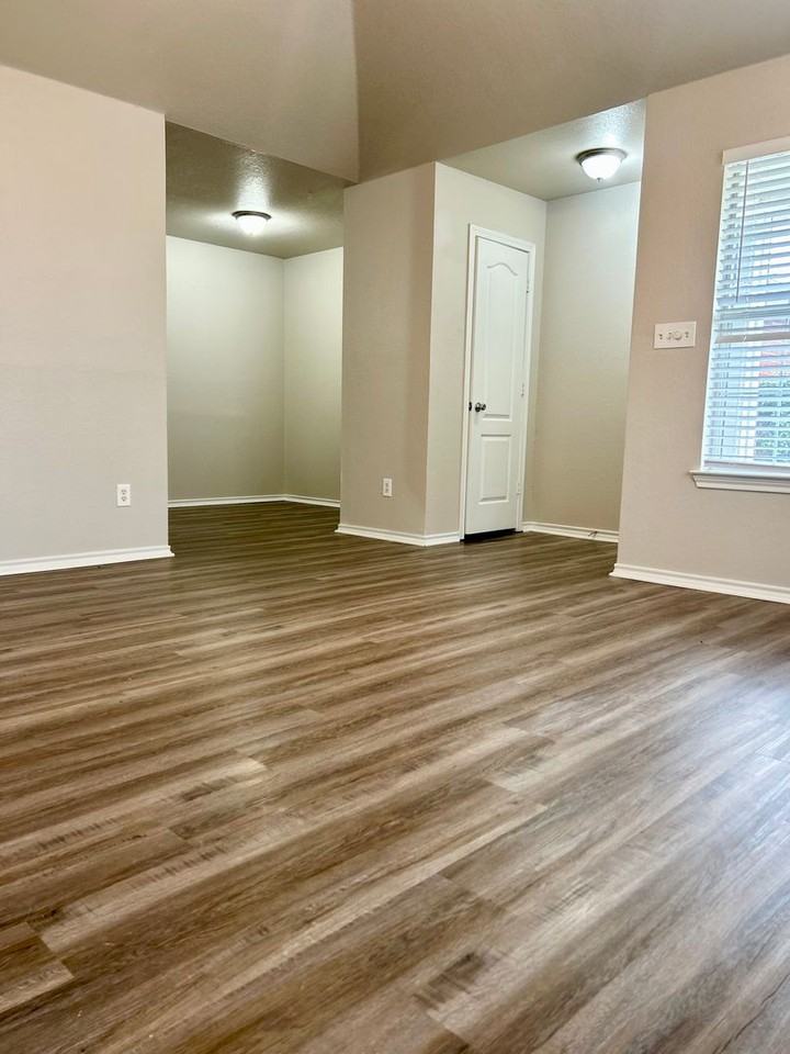 314 Schumacher Dr - Photo 4 of 19