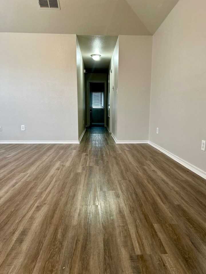 314 Schumacher Dr - Photo 6 of 19