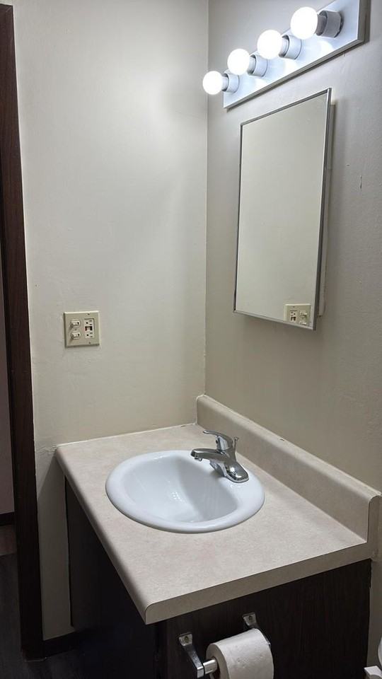 1200 Ne 30th Ave - Photo 4 of 4