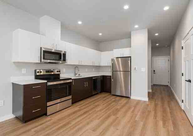 214 E 3rd Ave - Photo 5 of 15