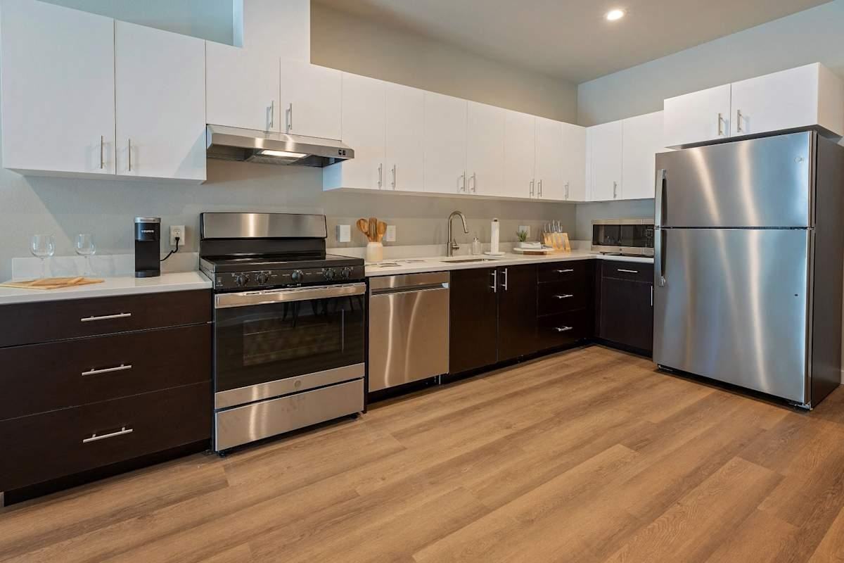 214 E 3rd Ave - Photo 6 of 15