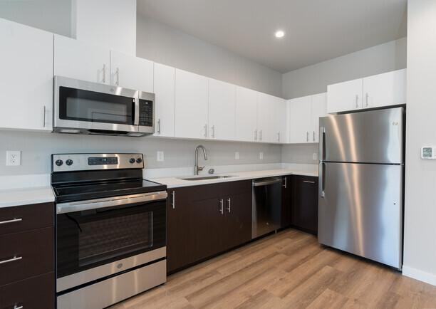 214 E 3rd Ave - Photo 4 of 15