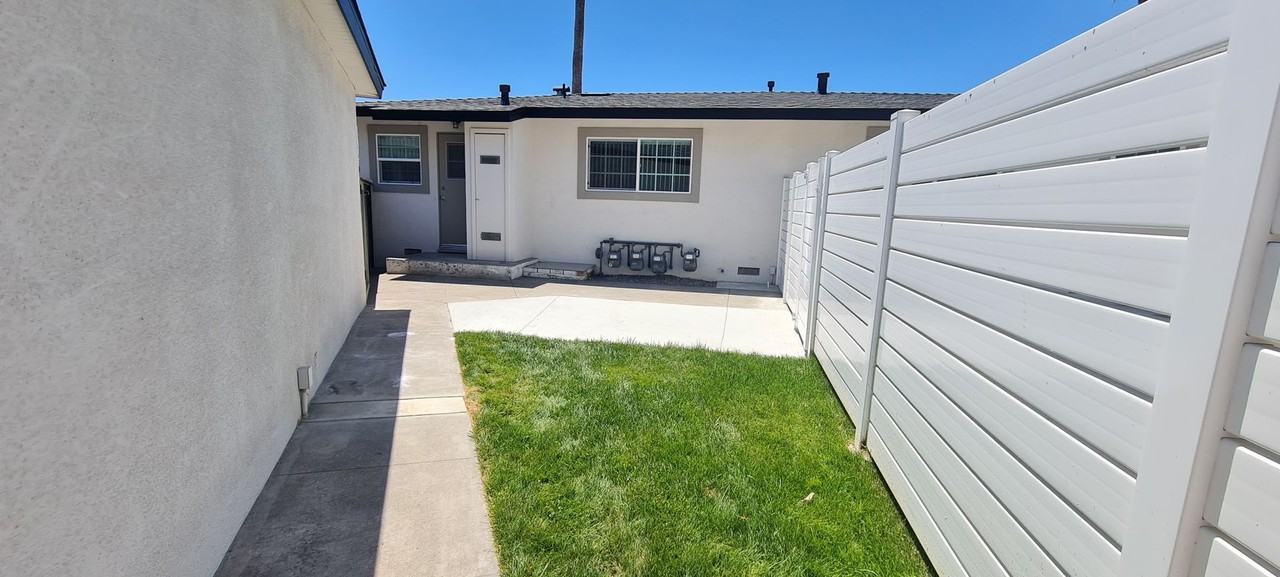 1471 W Almond Ave - Photo 5 of 23