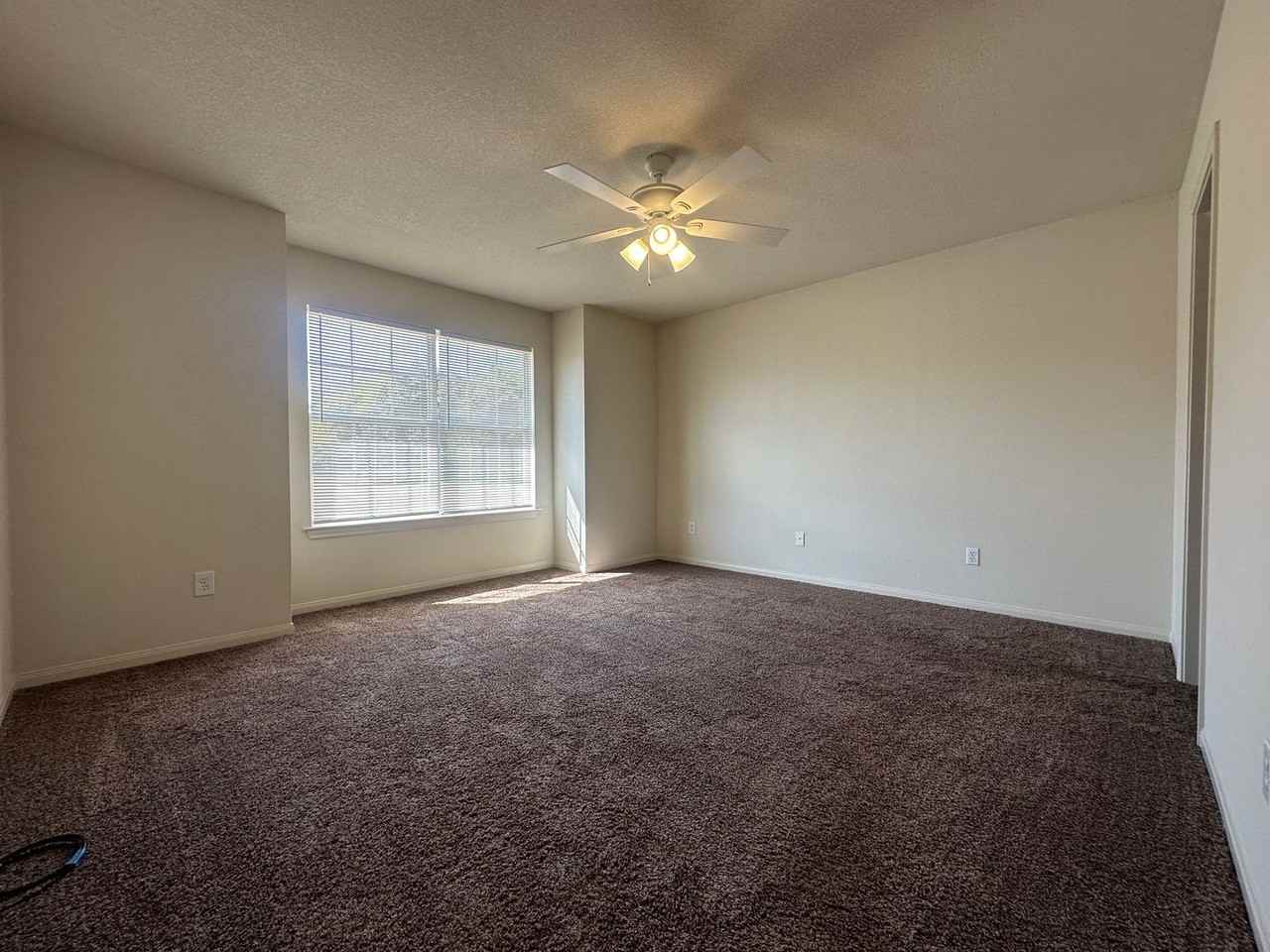 211 Cathy Dr - Photo 6 of 8