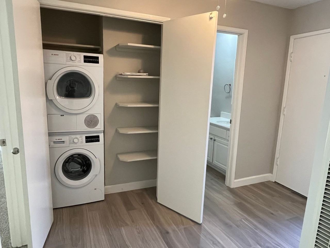 San Marco Apartments SMM - Photo 5 of 31