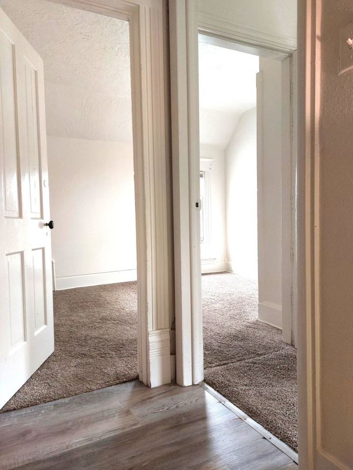 1528 9th Ave - Photo 4 of 23