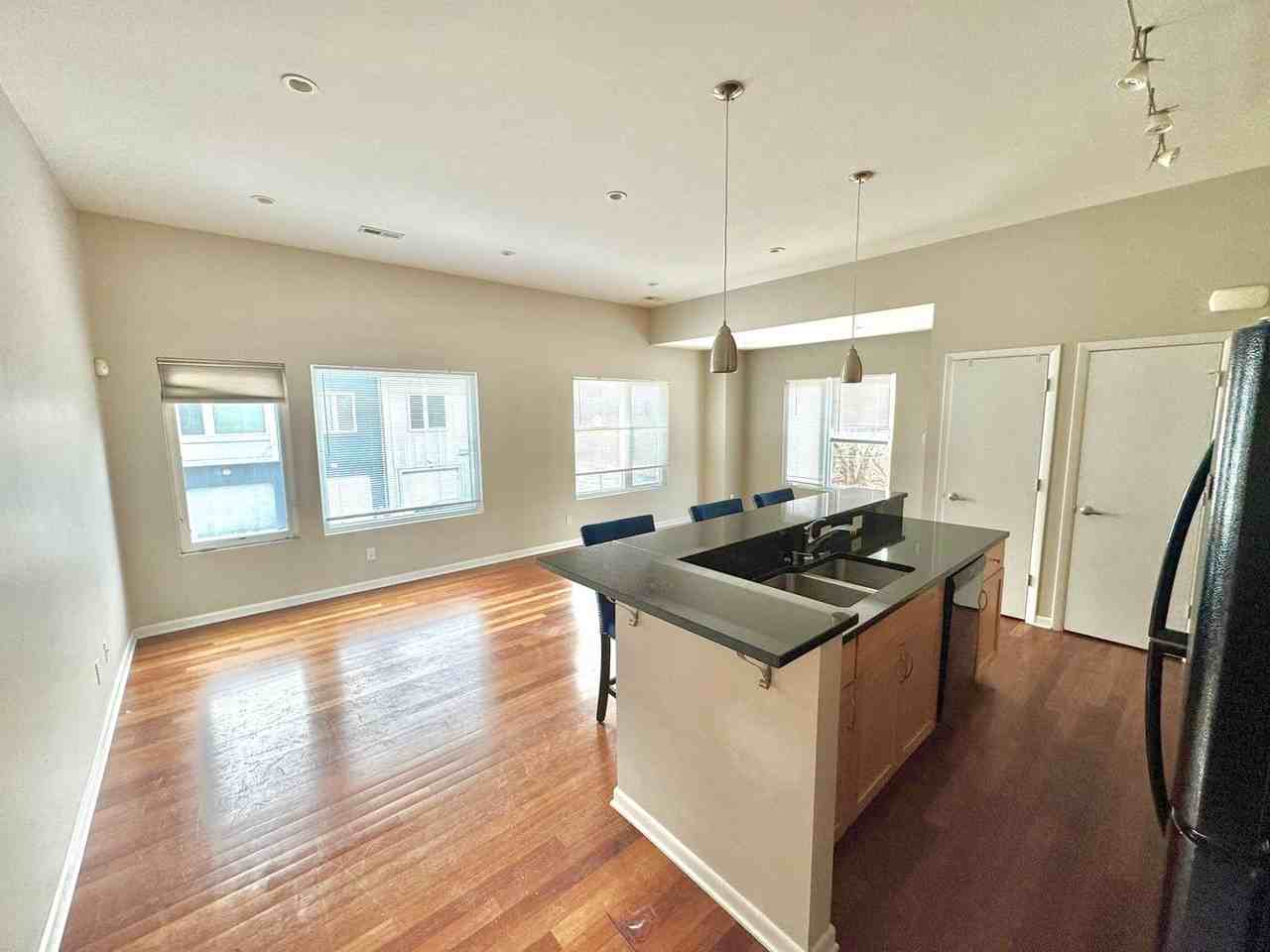 Chicle Luxury Townhomes LLC - Photo 3 of 16