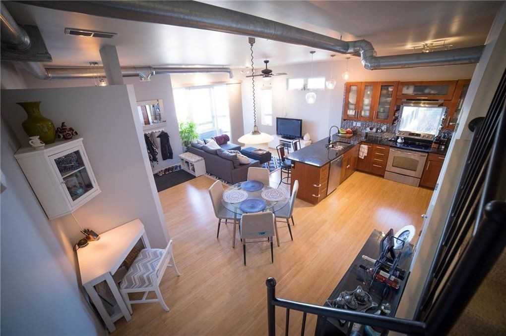 31 Roanoke St - Photo 4 of 19