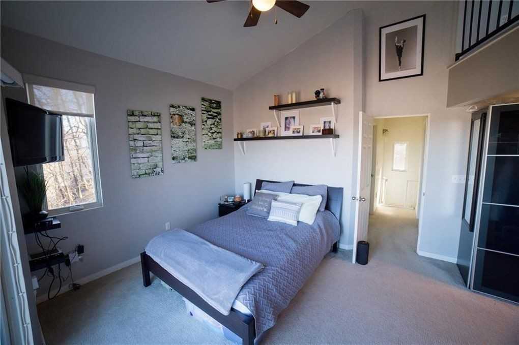 31 Roanoke St - Photo 7 of 19