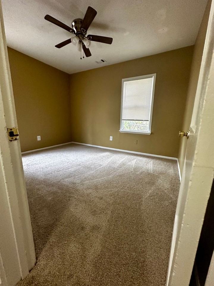 232 Mitchell Ave - Photo 5 of 9